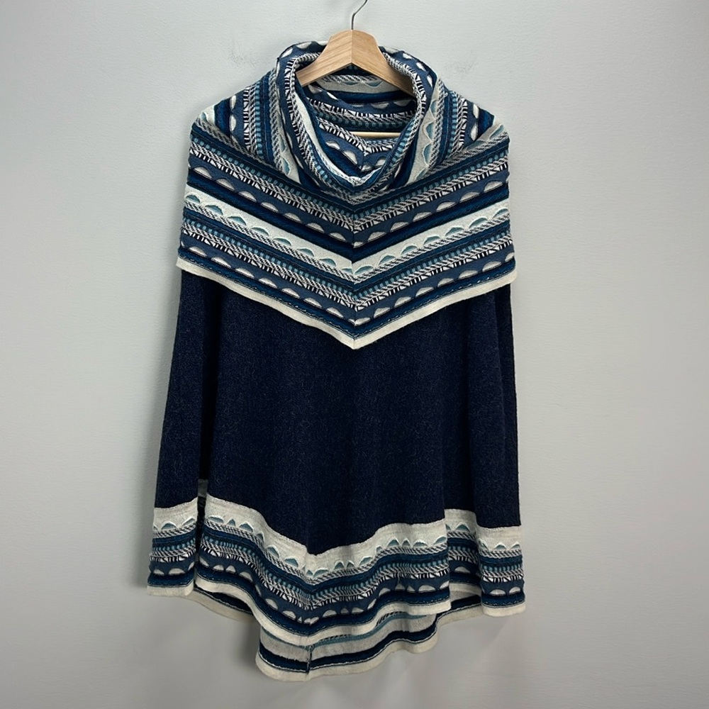 Baby Alpaca Poncho Handknit Made In Peru Blue White Soft Wool One Size Boho